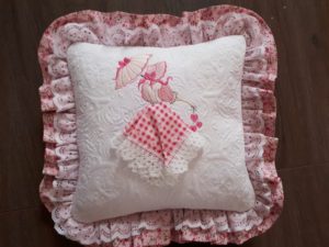 Mach Quilt Pillow Pink Lady